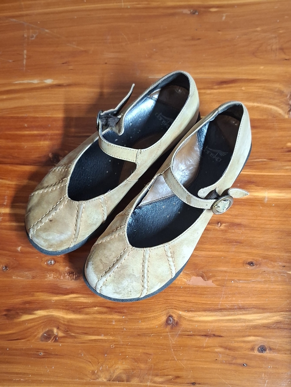 Women’s Mary Jane Flats in Light Tan Suede